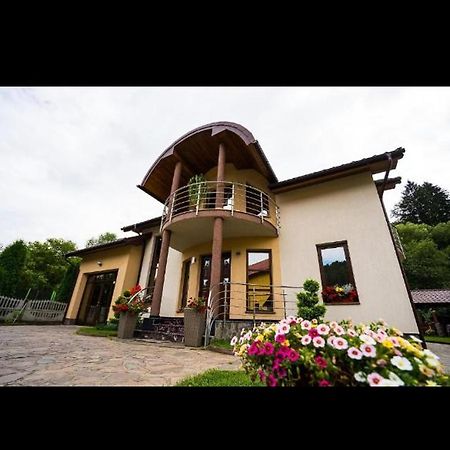 Casa Perla Nordului Hotell Moisei Exteriör bild
