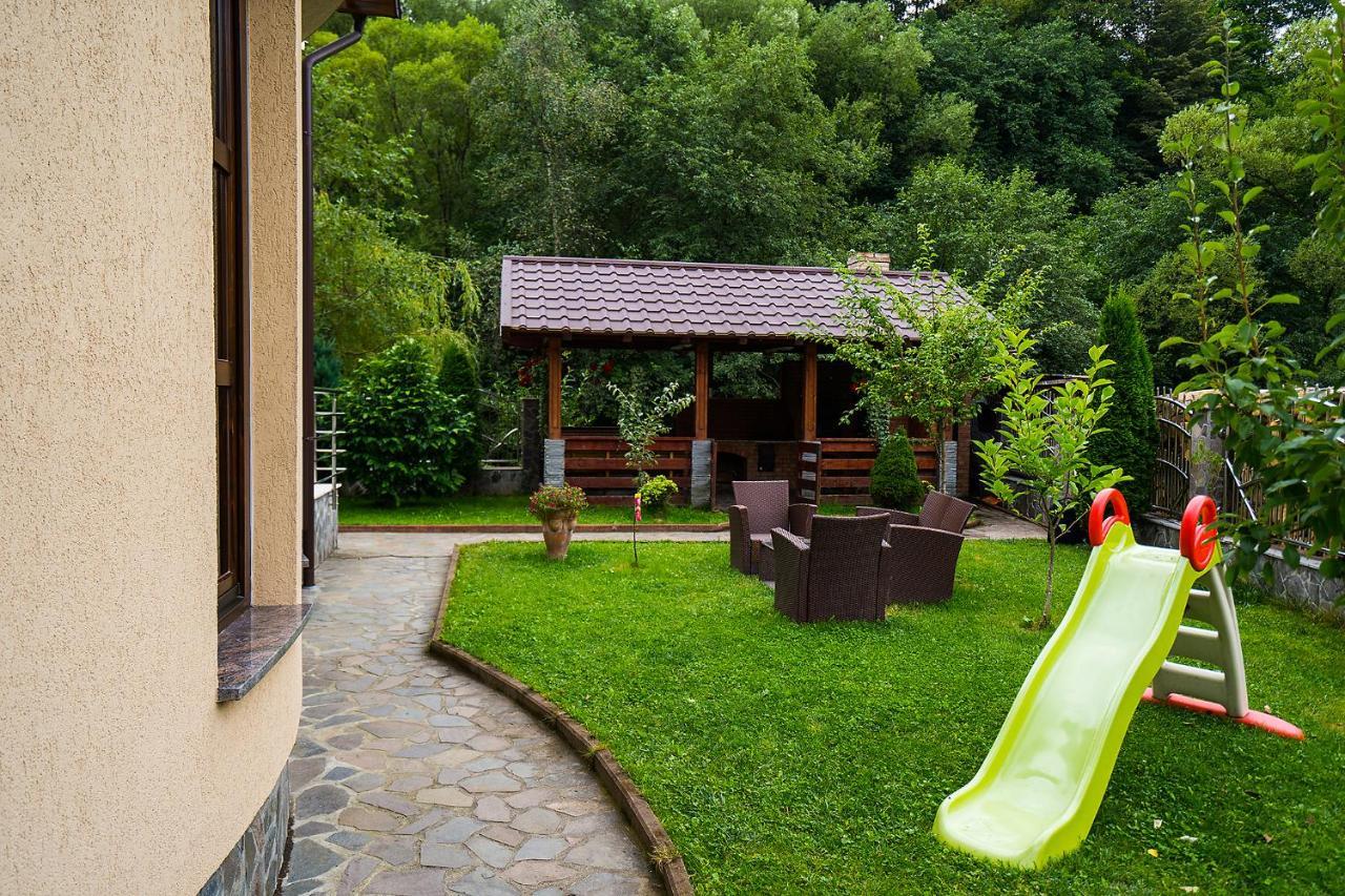 Casa Perla Nordului Hotell Moisei Exteriör bild