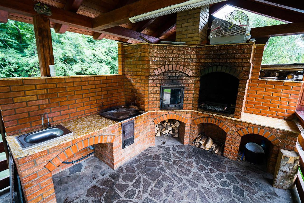Casa Perla Nordului Hotell Moisei Exteriör bild