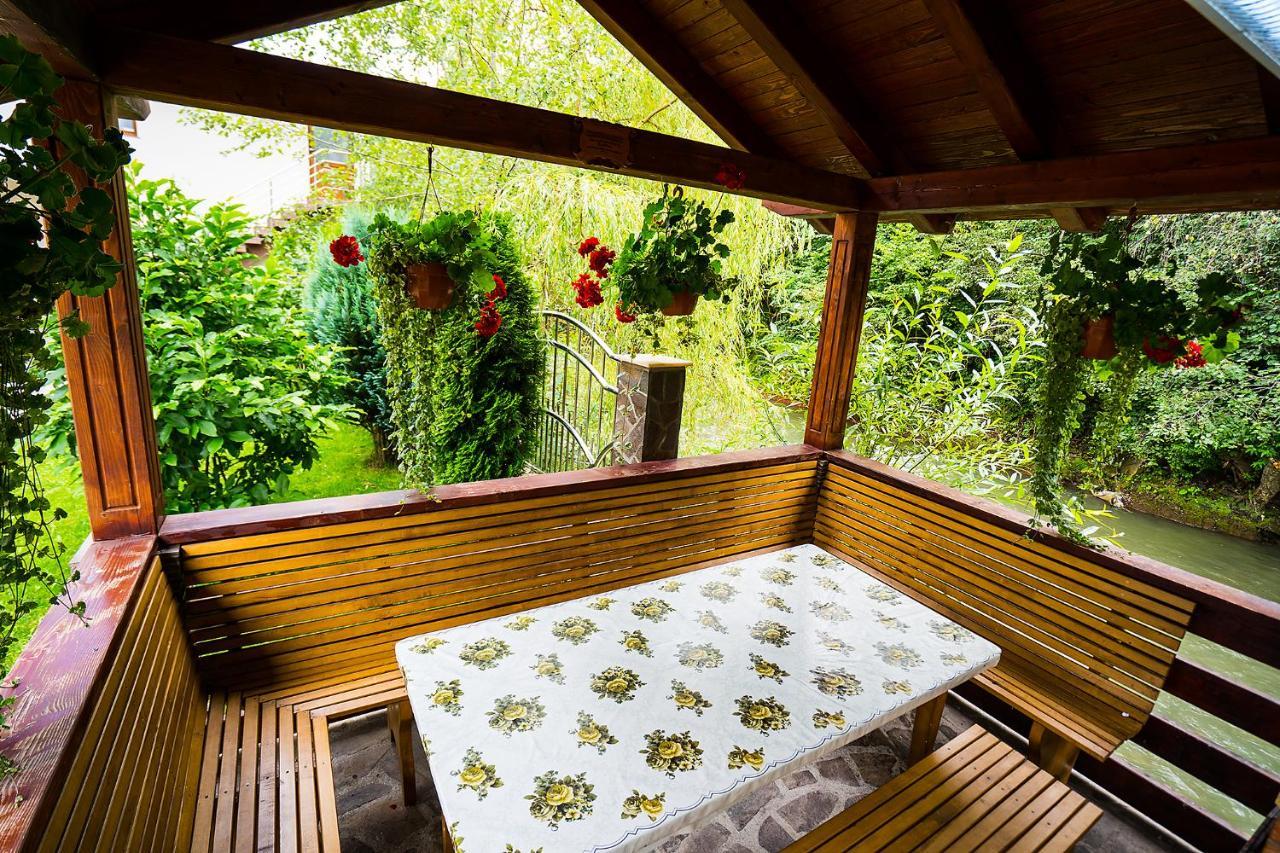 Casa Perla Nordului Hotell Moisei Exteriör bild