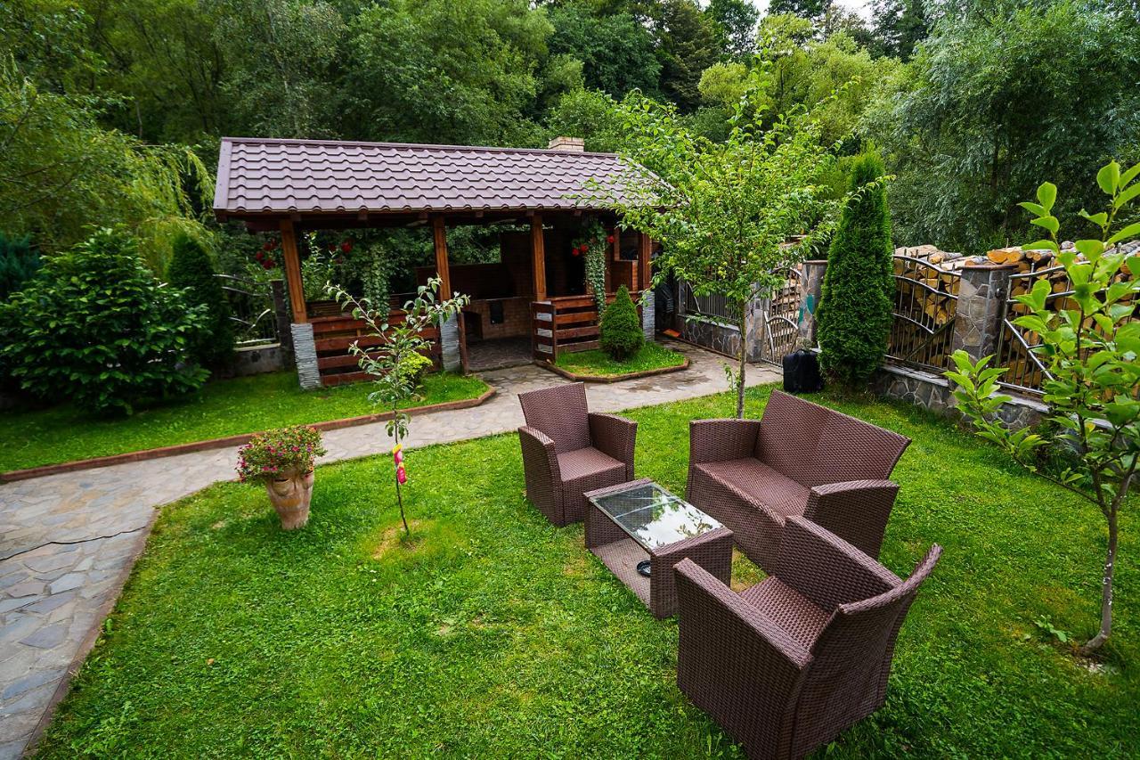 Casa Perla Nordului Hotell Moisei Exteriör bild