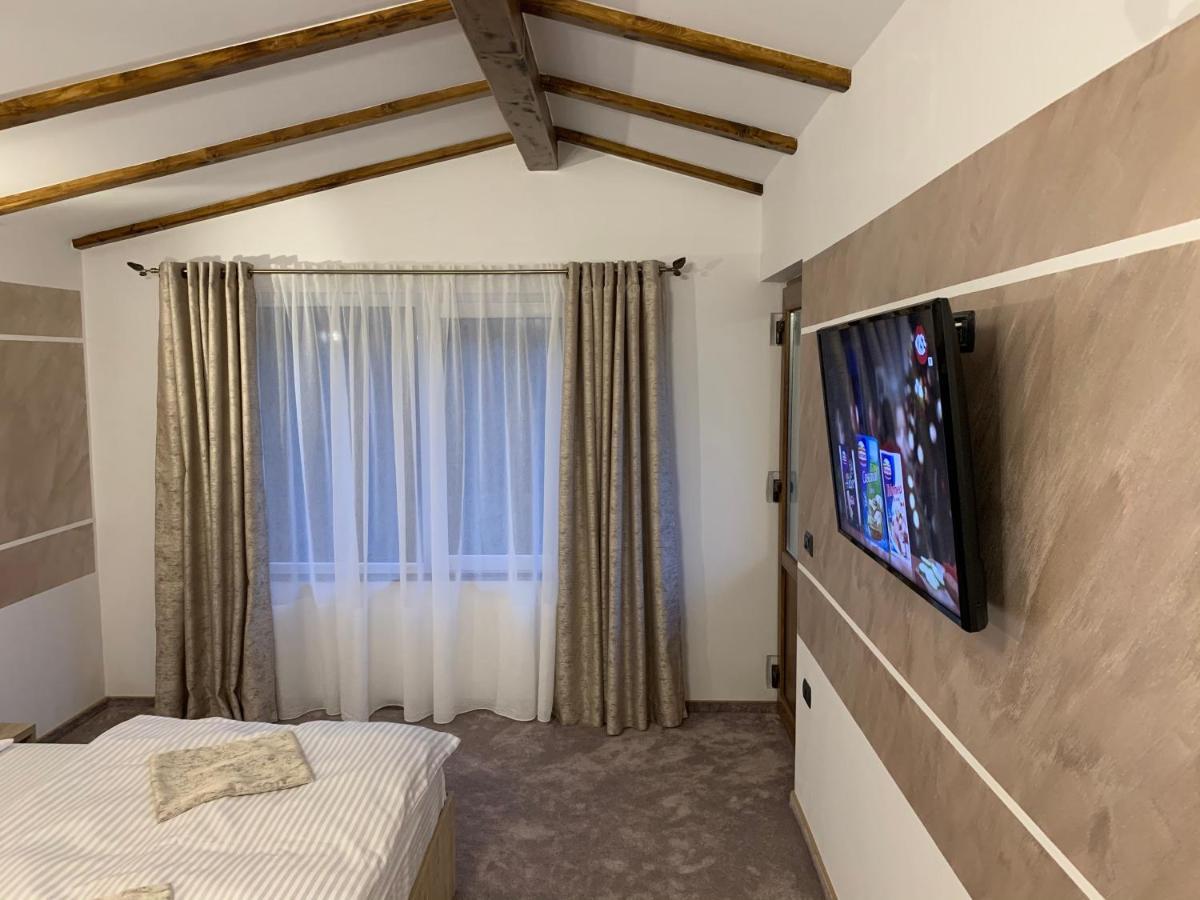 Casa Perla Nordului Hotell Moisei Exteriör bild